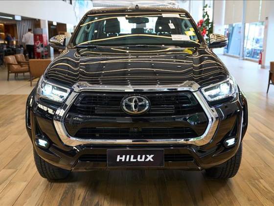 TOYOTA HILUX 2.8 D-4D TURBO DIESEL CD SRX PLUS 4X4 AUTOMÁTICO